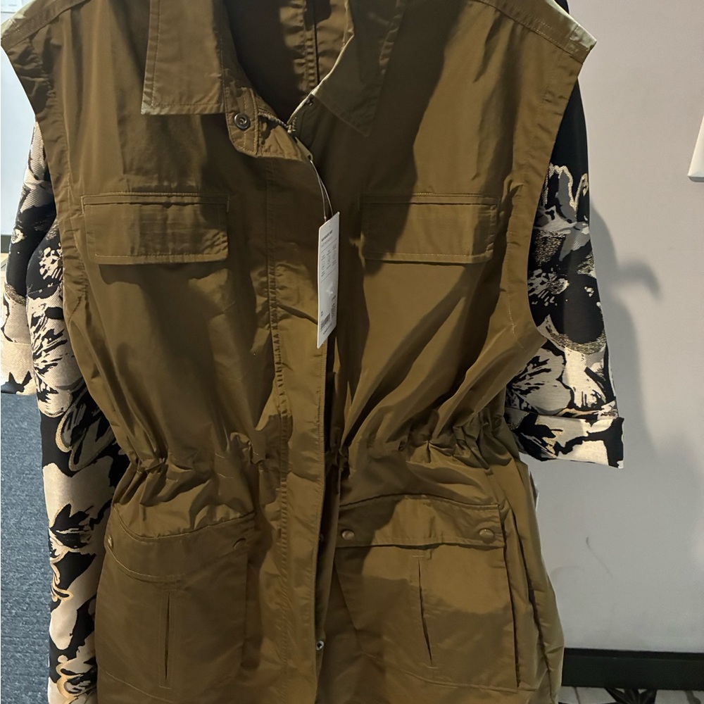 Athleta - Boundless Utility Vest - Picture 2 of 4